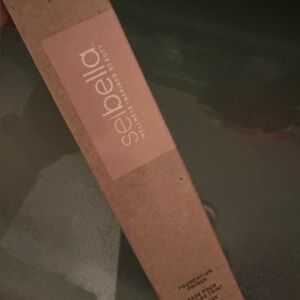 Selbella Foundation primer- good for your skin and elevates your look too😊